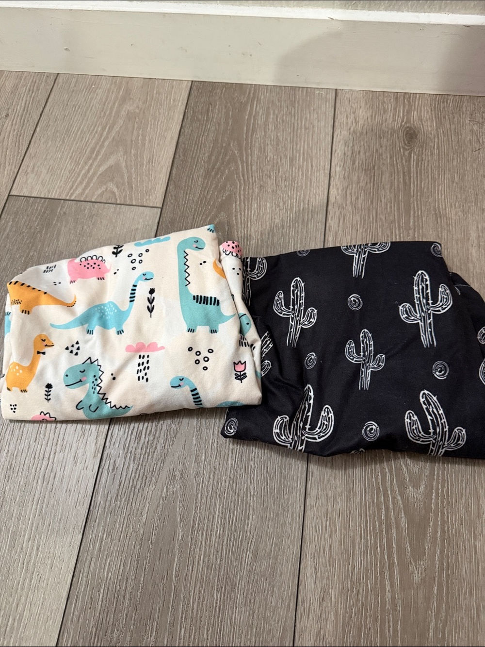 Set of 2 breastfeeding covers/ infant car seat covers